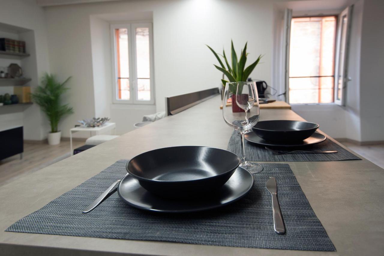 Larius Apartment Como Buitenkant foto